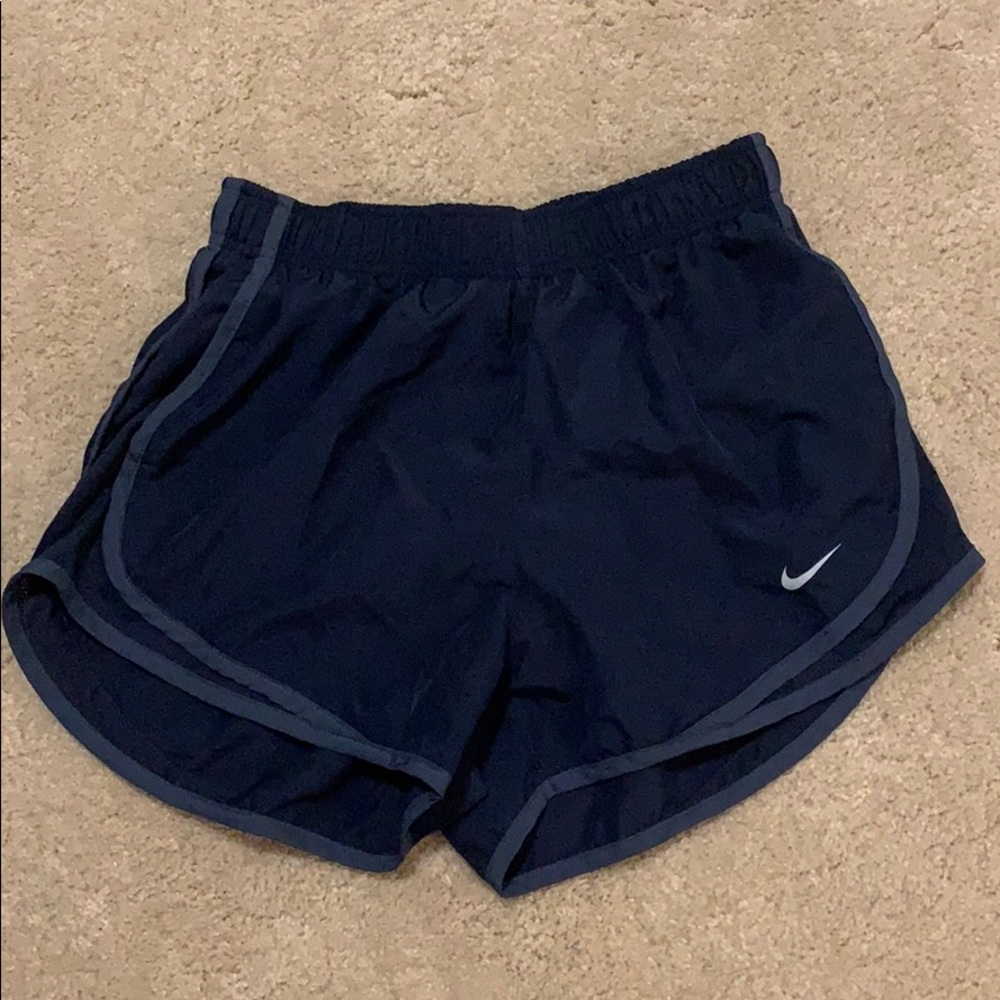 Nike women’s dry tempo shorts
